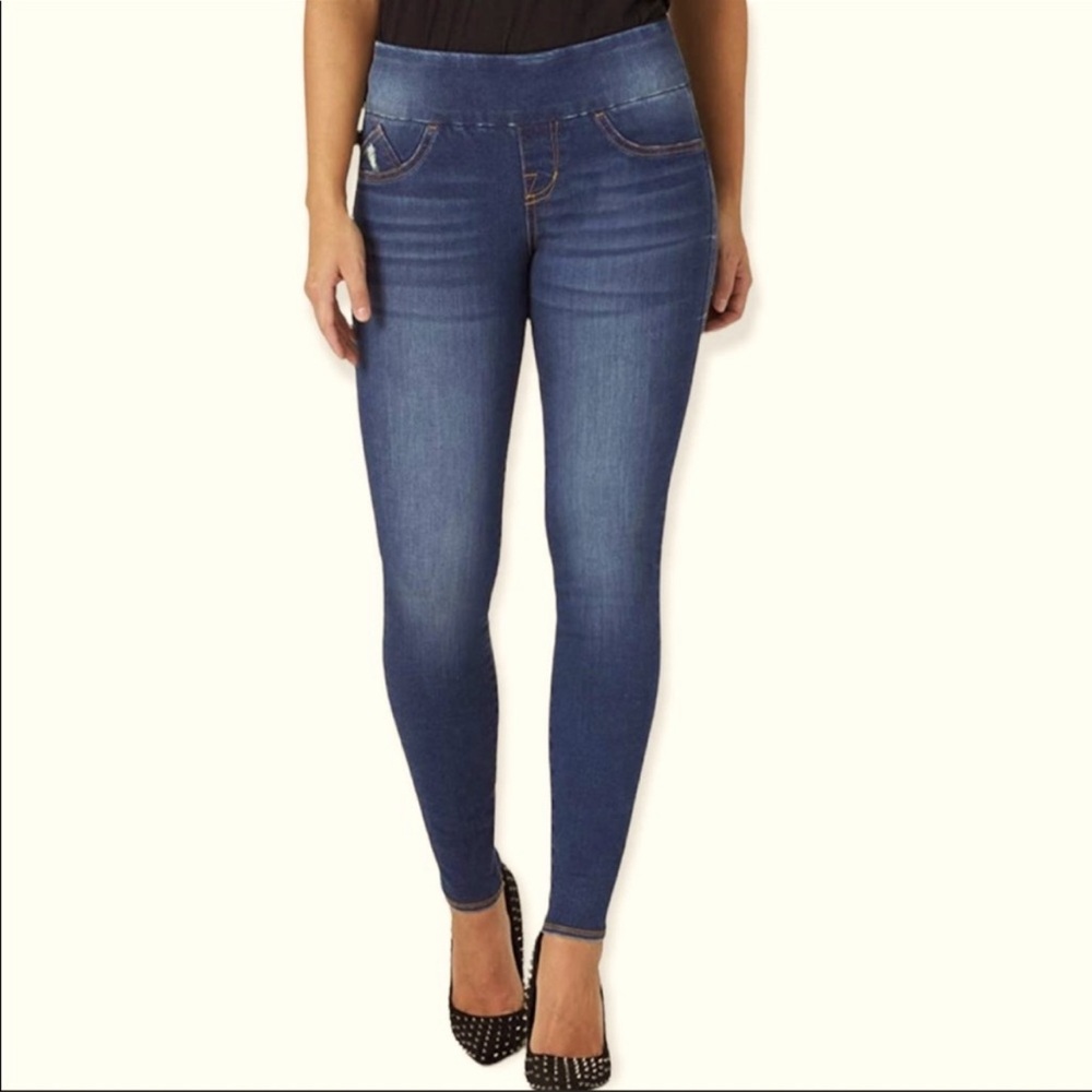 ROCK & REPUBLIC The Slimming Pull On Jeggings